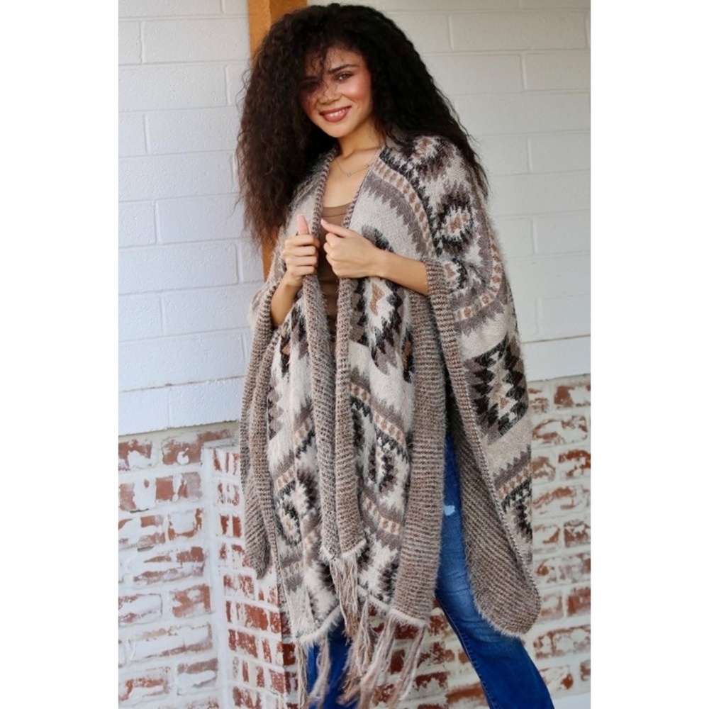 ANGIE Sedona Southwestern Sweater Wrap with Fringe - Picture 2 of 7